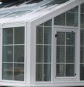 Угол зимнего сада, выполненного в профильной системе Alutech F50. В стены и крышу конструкции встроены алюминиевые окна Alutech W62 с энергосберегающими стеклопакетами.