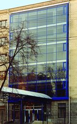 Алюминиевые окна Alutech, встроенные в светопрозрачный фасад